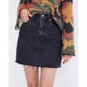 MADEWELL Rigid Denim Skirt in Hideaway Wash Sz 25